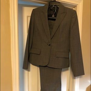 Anne Klein Business suit